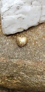 Vintage 14K Yellow Gold Heart Pendant with Diamond Cut Accents Puffed Charm - Picture 1 of 4