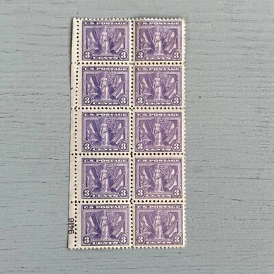 Plate Block of 10 1919 3 Cent Victory Postage Stamps - Image 1 of 4
