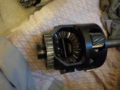  DIFFERENTIAL HOUSING ASSEMBLY ALREADY PUT TOGETHER - Image 1 of 4