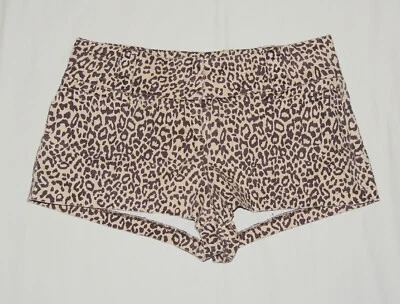 Ladies/Juniors sz5 "Hot Kiss" Animal Print Short Shorts - Image 1 of 4
