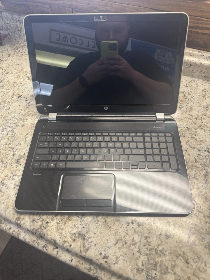 HP Pavilion 15-N066US 15.6 - Image 1 of 4