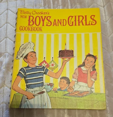 Betty Crocker 's New Boys And Girls Cookbook 1973 Kids Children Recipes Vintage  - Image 1 of 4