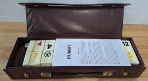 Vintage Rummy Game portable vinyl travel case - complete - Picture 1 of 8