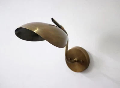 Aplique de pared eléctrico con cable estilo italiano de mediados de siglo moderno de latón REPARACIÓN DE PARED Foto 1 de 4