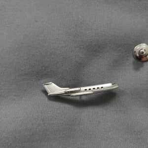 Silver Toned Airplane Boeing Screwback 1.5" Lapel Jacket Pin - Picture 1 of 3