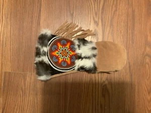 Astis Leather Mitten, beadwork and mitten handmade. One mitten  Only  - Picture 1 of 3