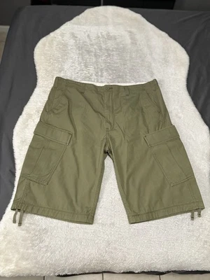 Levi’s Carrier Cargo Green Shorts Size 40 Bottoms Cotton Utility  - Image 1 of 4
