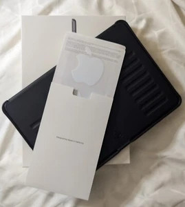 Apple iPad Air (3rd Generation) with ZUGU Case Bundle - Picture 1 of 6