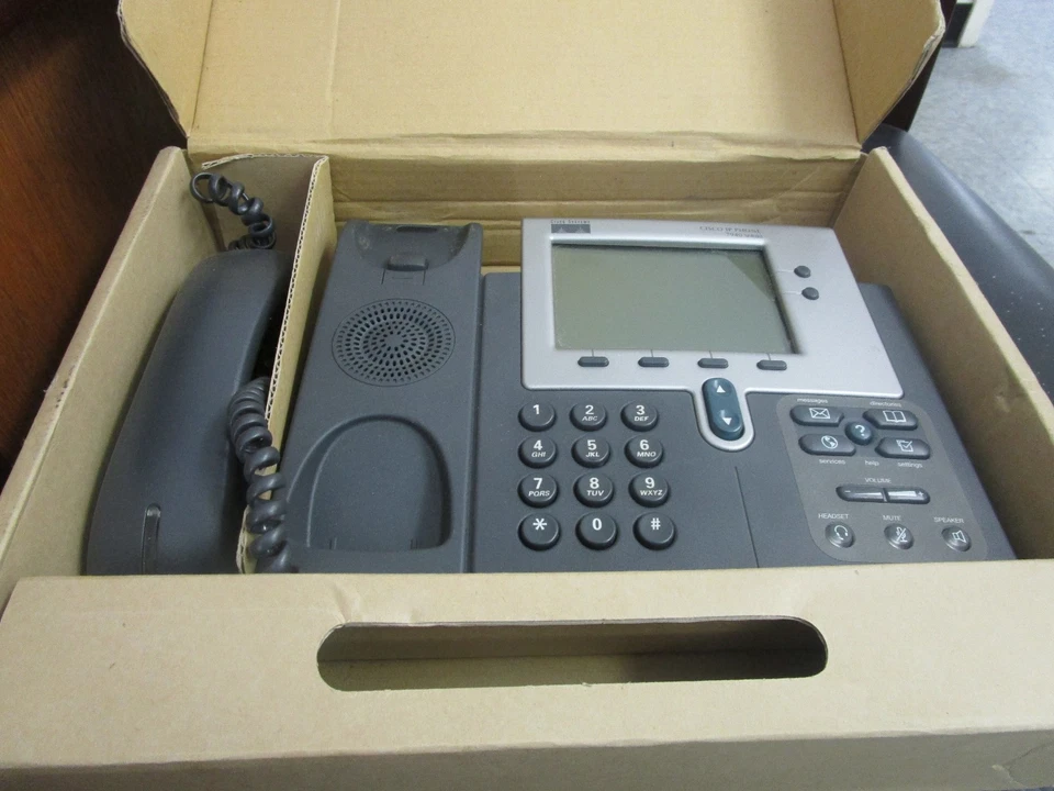 Cisco Model: 7940 Series IP Phone. PN: 68-1735-11.  - Image 1 of 1