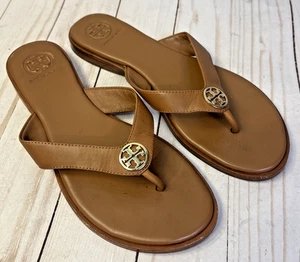 Tory Burch Women Size 6 Benton Thong Sandals Calf Leather Royal Tan Gold emblem - Picture 1 of 10