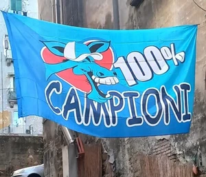 Bandierone Gigante Napoli Campioni 285cm x 340cm Forza Azzurri - Foto 1 di 3