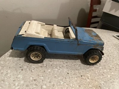 60s Tonka Blue Jeep The Jeepster no Top in good condition with trailer Hitch. - Image 1 of 4