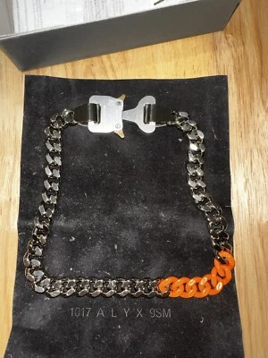 1017 ALYX 9SM Eslabones de Colores Plata/Naranja Cadena Hebilla Collar Talla MEDIANO NUEVO Foto 1 de 4