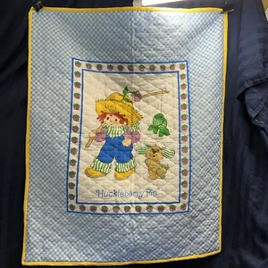 VTG 80's Huckleberry Pie Quilted Baby Blanket 44" x 36" Strawberry Shortcake Q6 - Picture 1 of 9