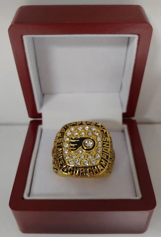 Bobby Clarke - 1975 Philadelphia Flyers Stanley Cup Ring With Wooden Display Box Cover