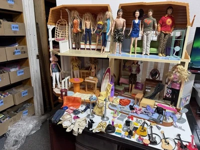 Hannah Montana Malibu Beach House Mixed Lot - Image 1 of 4