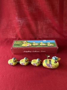Schilling/DuckFamily/Wind-up - Foto 1 di 10