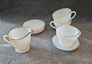 De Colección Anchor Hocking Fire King Blanco Remolino Borde Dorado 3 Tazas, 5 Platillos, Crema - Imagen 1 de 6