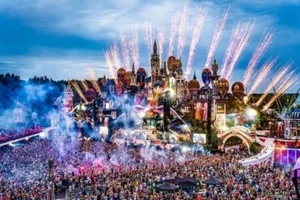 Tomorrowland Live Events DJ-Sets 256GB USB SPECIAL Compilation (2007 - 2024) - Picture 1 of 14