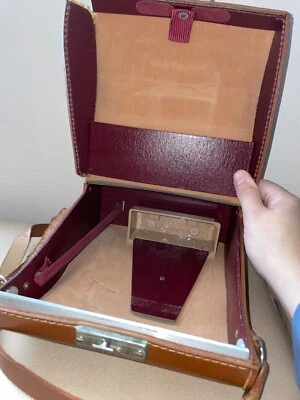 Maletín de almacenamiento de cuero marrón Polaroid vintage años 60 J66 Foto 1 de 4