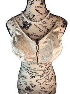 Vanity Fair 38DD Womens Beige Wireless Bra Criss Cross Front - Picture 1 of 4