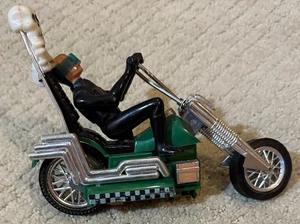 1971 Hasbro Screamin’ Demons Daredevil Challenge Motorcycle & Rider Green - Picture 1 of 9