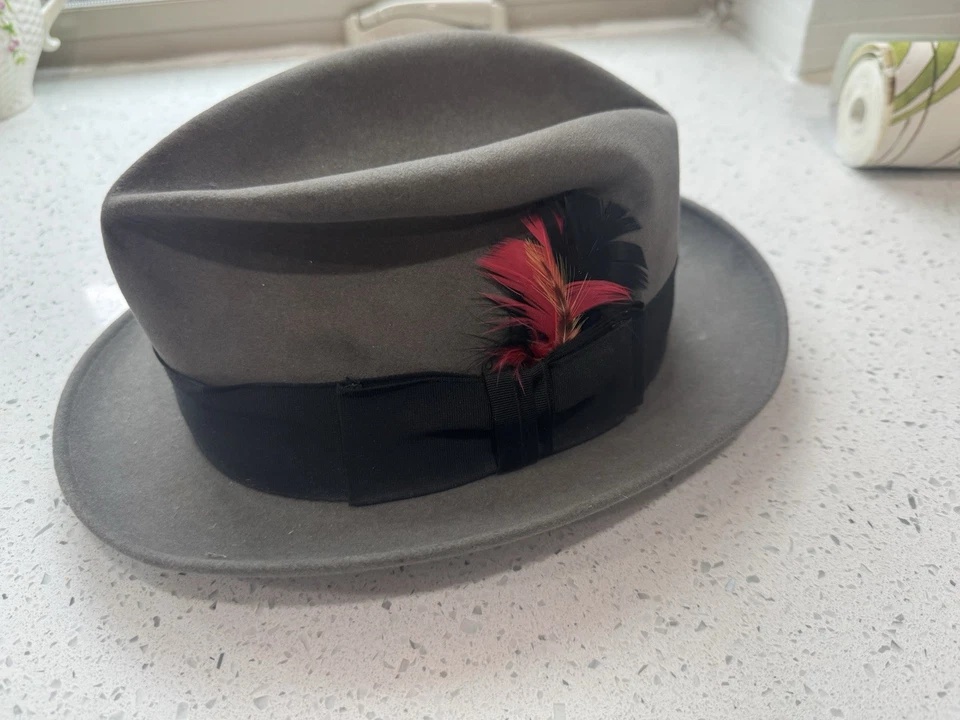 Fedora de fieltro gris vintage DOBBS Fifth Avenue New York TALLA 6 7/8 hecho en EE. UU. Foto 1 de 4
