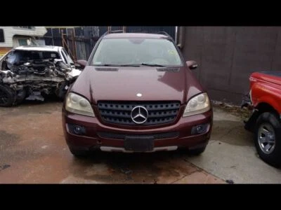 Fuse Box Engine 164 Type ML63 ID 1645402972 Fits 06-09 MERCEDES ML-CLASS 1094557 - Image 1 of 4