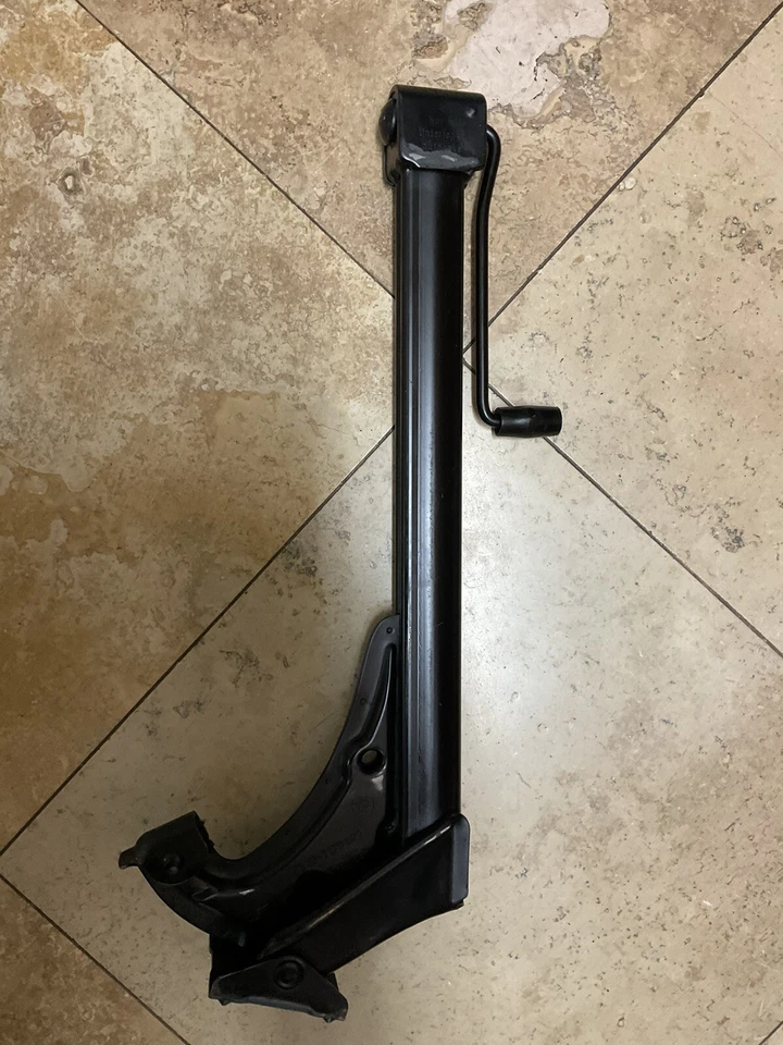 1985 - 1996 宝马 5 意甲 E 34 540I 525I 535I 轮胎千斤顶,OEM — 第 1/4 张图片