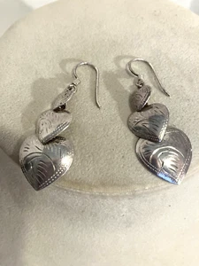 Orecchini vintage triplo cuore argento sterling 925 traforato inciso pendente - Foto 1 di 6