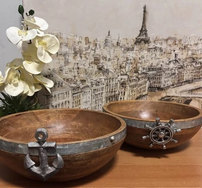 Juego de 2 cuencos de madera con adornos náuticos de metal. Excelente estado. Foto 1 de 4