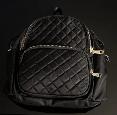 Mochila negra acolchada Mukaite Chic Foto 1 de 4