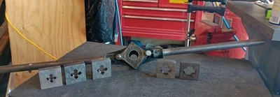 VINTAGE REED MANUFACTURING  PIPE THREADER  1/4",3/8”, 1/2”, 3/4”, 1” DIES  - Image 1 of 4