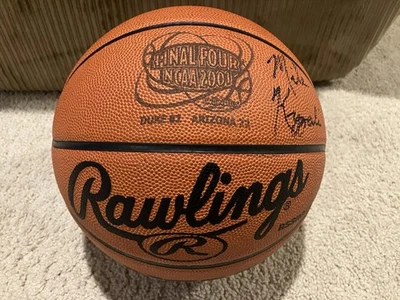 Mike Krzyzewski Duke firmado 2001 campeonato Rawlings baloncesto con certificado de autenticidad Beckett Foto 1 de 4