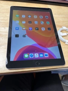 Apple iPad 6 128 GB WiFi e cellulare (Verizon) A1954, 9,7" - grigio siderale MR752LL/A - Foto 1 di 4