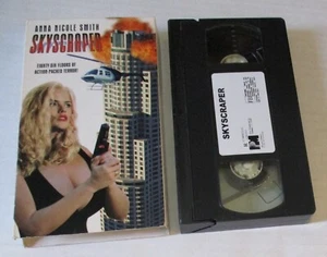 Skyscraper VHS Video Tape 1995 PM Entertainment Cult Action Anna Nicole Smith - Picture 1 of 8