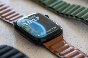 Apple Watch Series 7 - 45mm GPS - Midnight Aluminum + Free Bands - Zdjęcie 1 z 9