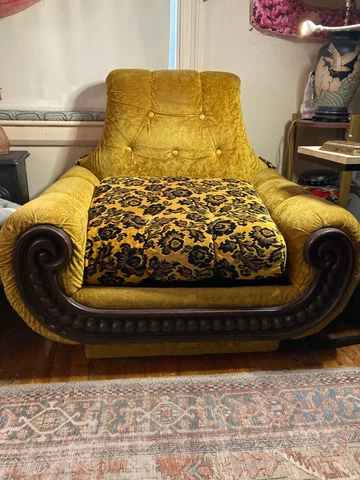 GORGEOUS ROYAL THRONE ANTIQUE BEST OFFER VTG MUSTARD GOLD BLACK SCROLL ARM CHAIR Cover