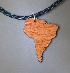 Collar de mapa colgante de madera o acrílico personalizado de país, continente o isla - Imagen 1 de 4