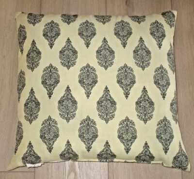 Almohada Pottery Barn Grande Exterior Cuadrada Talla 22" Negra Crema Ikat Paisley Foto 1 de 4