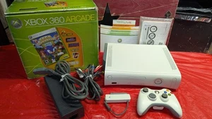 Microsoft Xbox 360 Arcade With Box And Extras - Picture 1 of 24