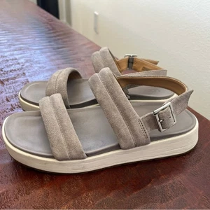UGG Lynnden Suede Gray & white Strappy Platform Sandals Sz 7.5 - Picture 1 of 11