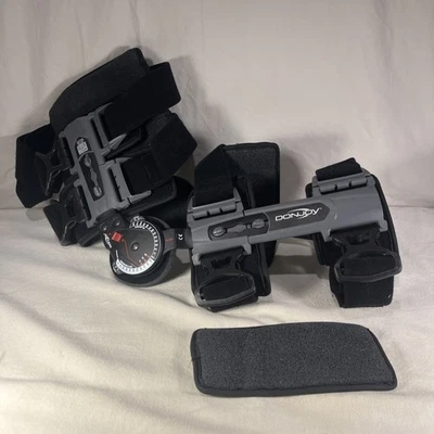 Регулируемое универсальное удлинение для колена DonJoy X-Act ACL MCL после операции - Изображение 1 из 4