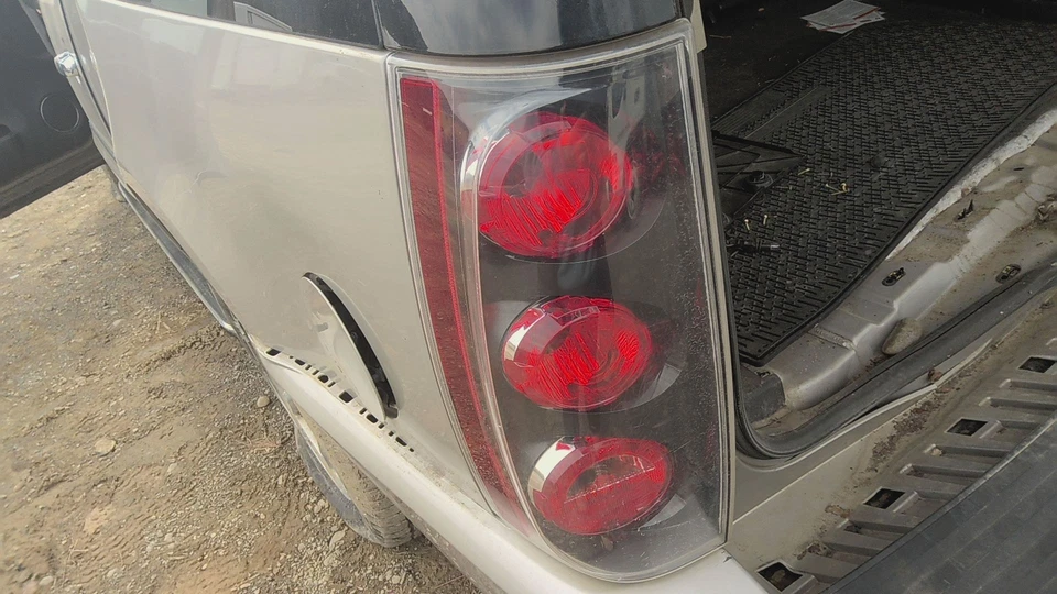 08 GMC YUKON XL 1500 SERIES Tail Light Assembly Denali Driverscratching - Image 1 of 1