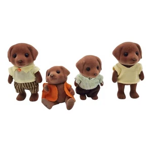 Lotto di 4 Labrador Calico Critters Sylvanian Families Chocolate Lab famiglia - Foto 1 di 4