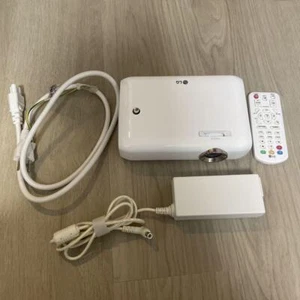 LG Electronics PH550G LED Portable Minibeam Projector w/Accessories from japan - Picture 1 of 4