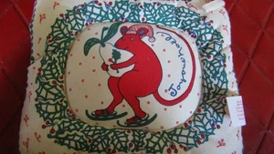 TAYLOR & NG Vintage JOYOUS NOEL Christmas MOUSE w/PEAR POT HOLDER - 1980's - Picture 1 of 3