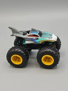 HOT WHEELS MONSTER TRUCK - SHARK WREAK aus PIT & LAUNCH SET EXCLUSIVE 1 : 64 - Bild 1 von 8