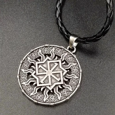 Nostalhia neues Rad schwarze Sonne Kolovrat slawisch Halskette Anhänger nordisch Wikinger Sym - Bild 1 von 4