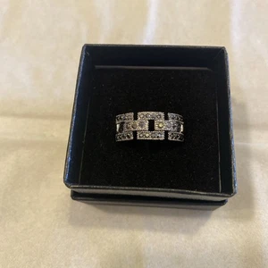 Women’s Crystal Ring, Size 8.5 - Picture 1 of 4